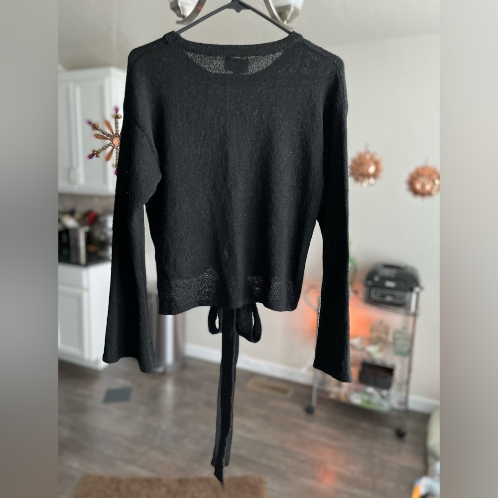 Elegant Black Tie-Front Sweater - Picture 4 of 7